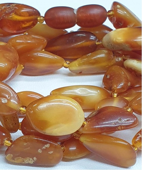 Χειροποίητο γυναικείο κολιέ από βασιλικό κεχριμπάρι KOL10009