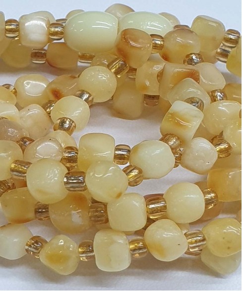 Χειροποίητο γυναικείο κολιέ από βασιλικό κεχριμπάρι KOL10010