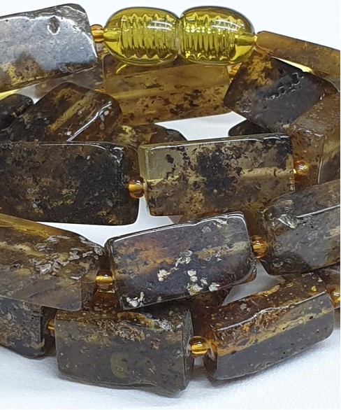 Χειροποίητο γυναικείο κολιέ από ορυκτό κεχριμπάρι KOL10011