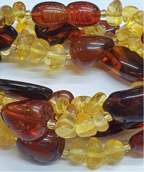 Χειροποίητο γυναικείο κολιέ από ορυκτό κεχριμπάρι KOL10015