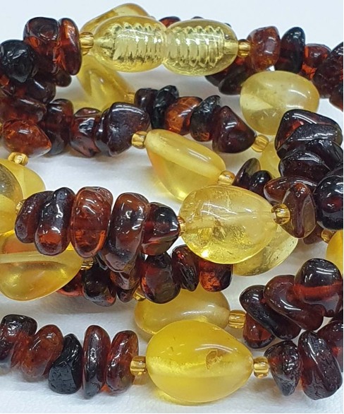 Χειροποίητο γυναικείο κολιέ από ορυκτό κεχριμπάρι KOL10016