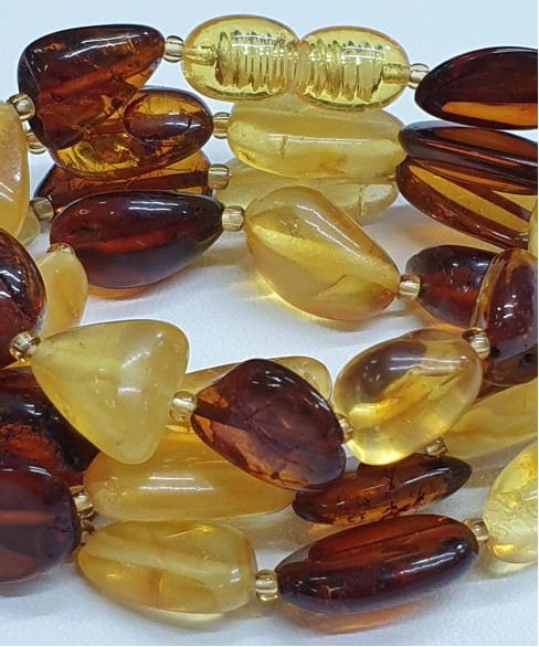 Χειροποίητο γυναικείο κολιέ από ορυκτό κεχριμπάρι KOL10017