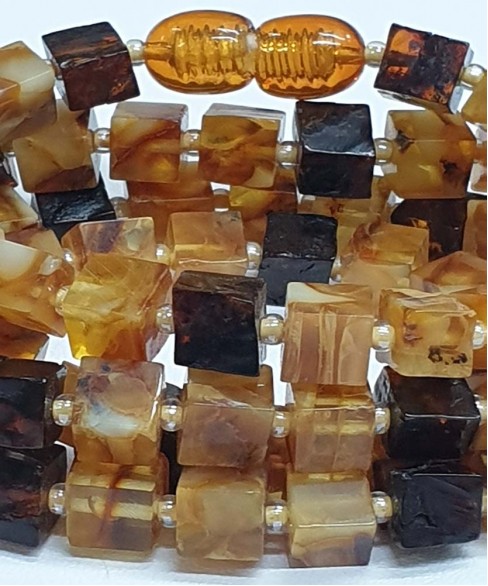 Χειροποίητο γυναικείο κολιέ από πρεσαριστό κεχριμπάρι KOL10019