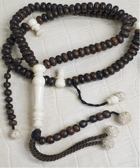 Τεσπίχ (Μουσουλμανικό Προσευχητάρι) από έβενο και κόκκαλο καμήλας με 99 χάντρες TES10044