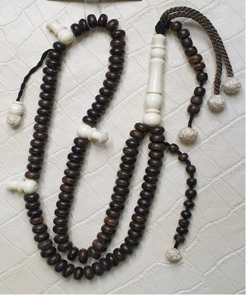 Τεσπίχ (Μουσουλμανικό Προσευχητάρι) από έβενο και κόκκαλο καμήλας με 99 χάντρες TES10044